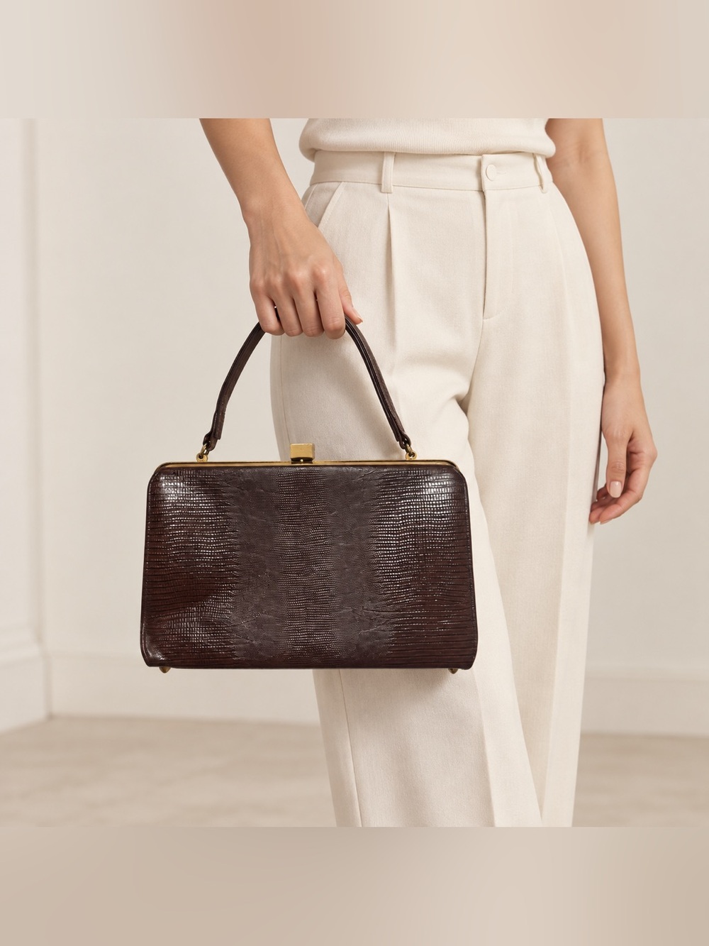 Vintage Brown Lizard Embossed Structured Top Handle Frame Handbag Gold Tone